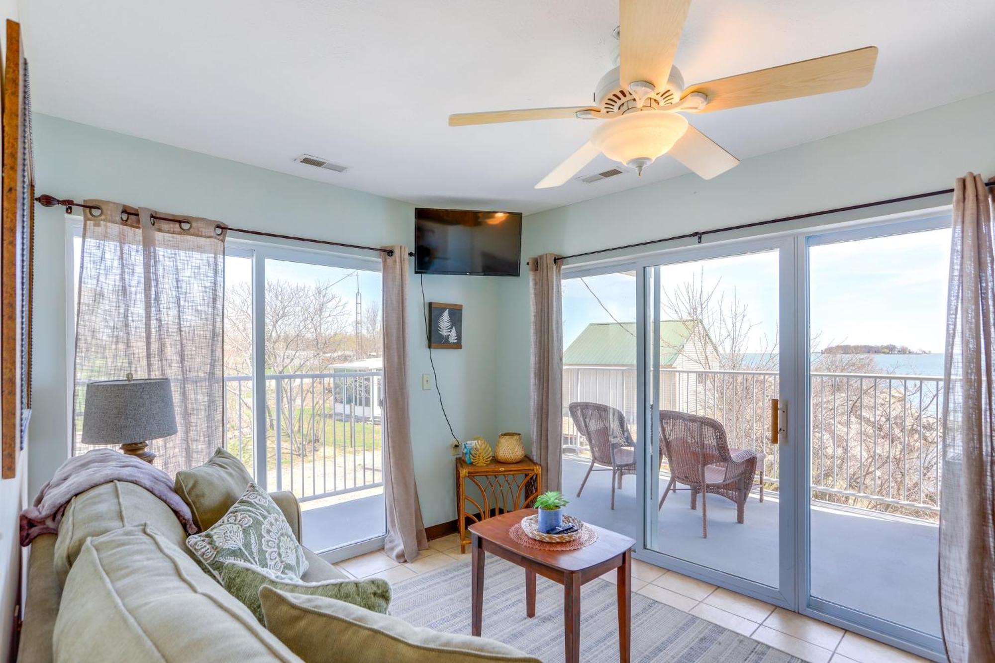 Waterfront Bass Island Retreat With Balcony And Tv Daire Put-in-Bay Dış mekan fotoğraf