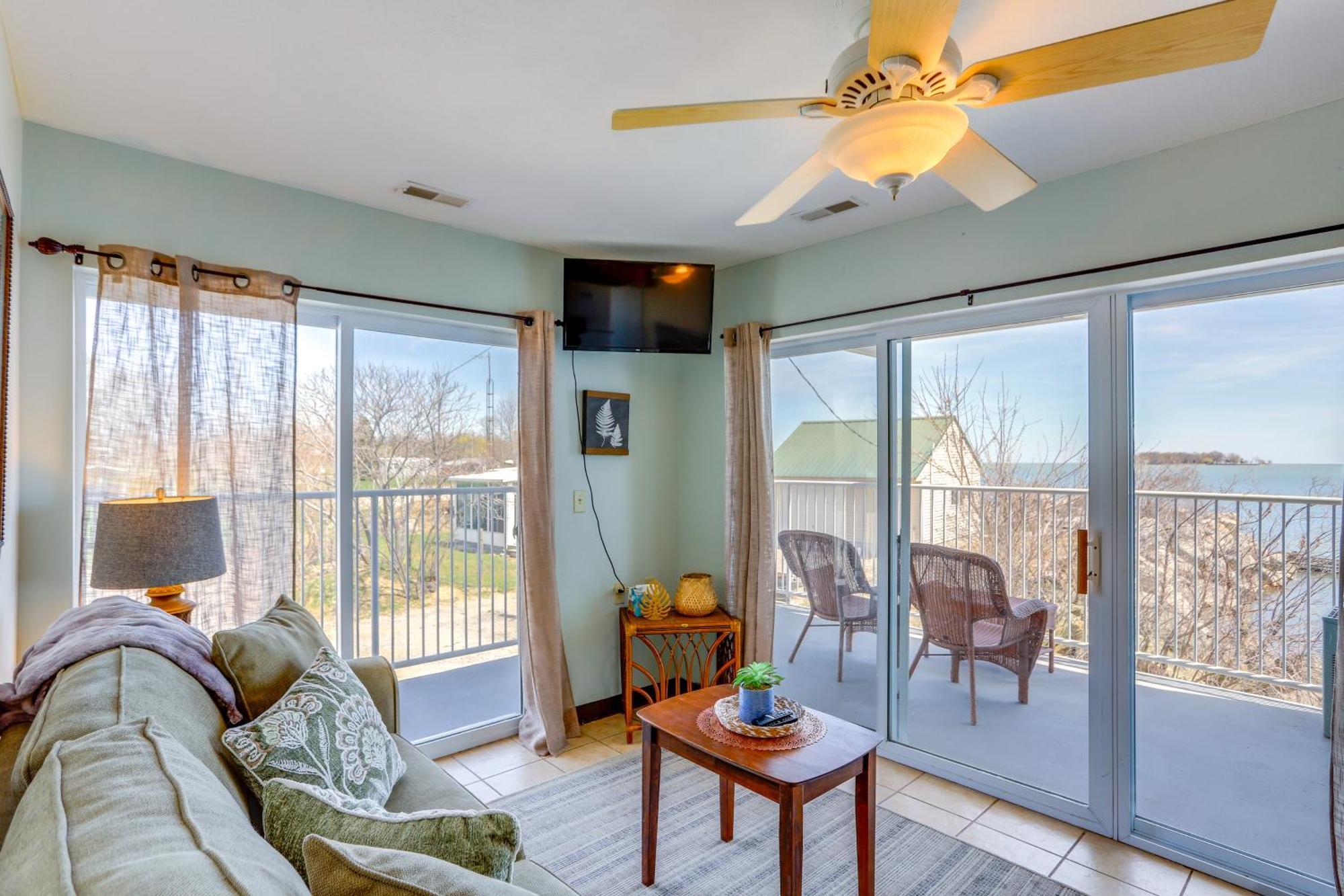 Waterfront Bass Island Retreat With Balcony And Tv Daire Put-in-Bay Dış mekan fotoğraf