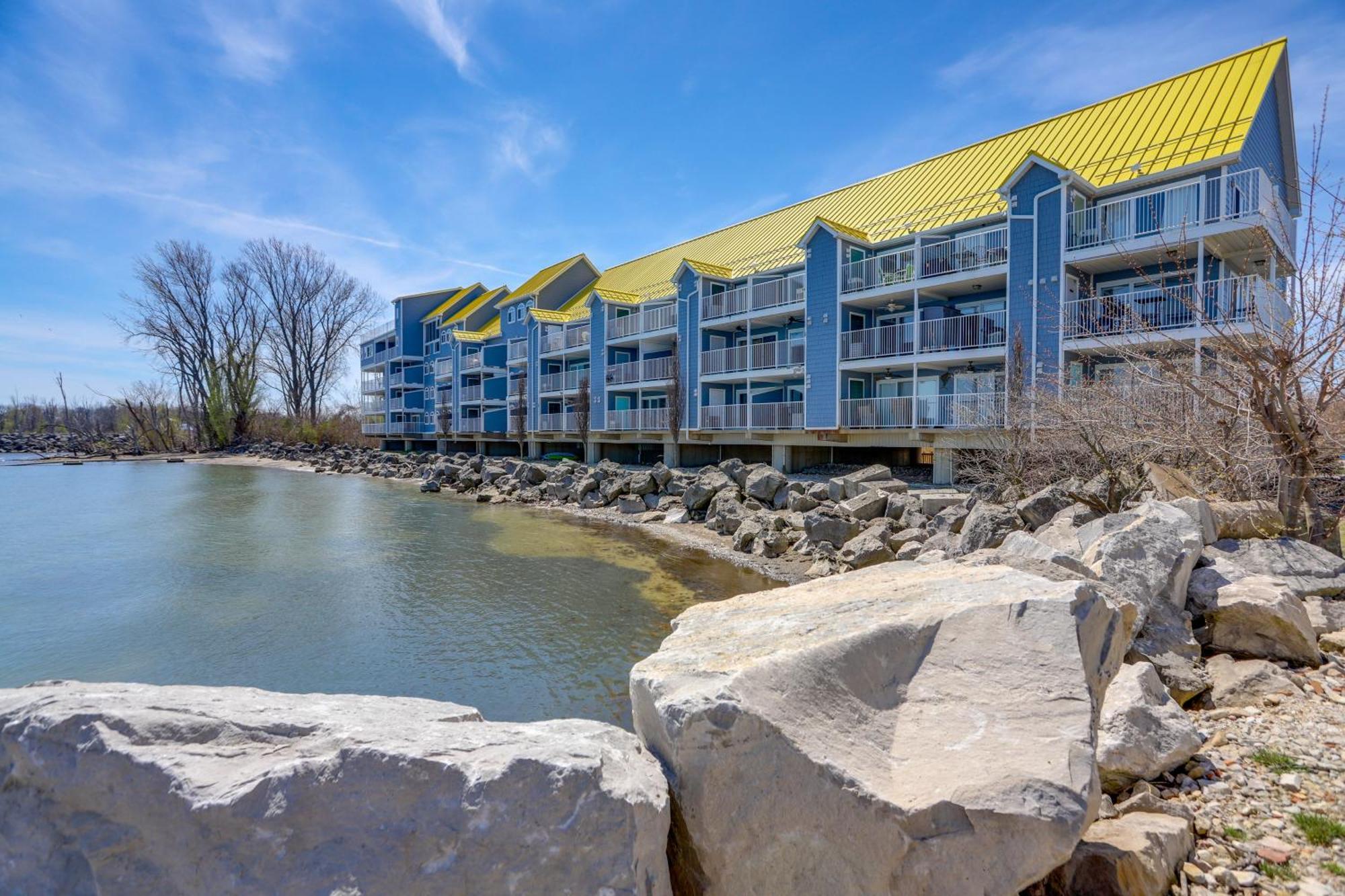 Waterfront Bass Island Retreat With Balcony And Tv Daire Put-in-Bay Dış mekan fotoğraf